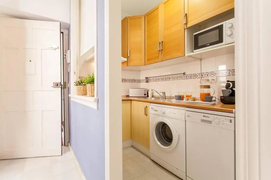 Hostly Rivero 2B Center-Fibre-Communal Terrace-Parking Optional-Cless セビリア 0*,  スペイン