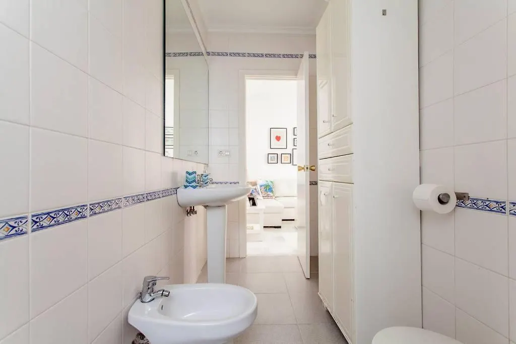 Hostly Rivero 2B Center-Fibre-Communal Terrace-Parking Optional-Cless Sevilla Spanje