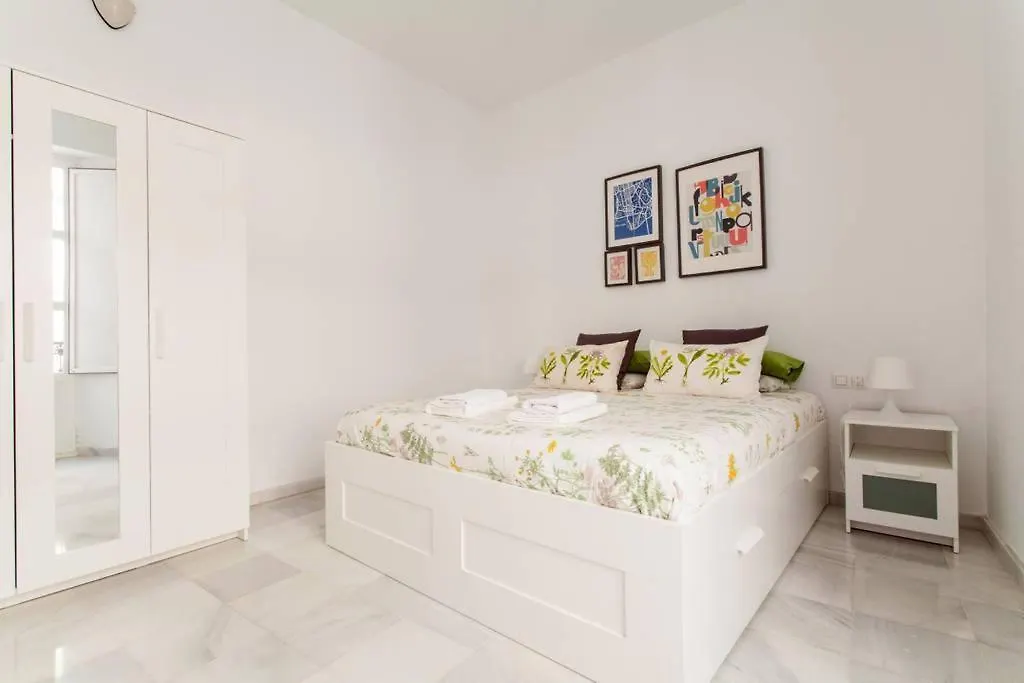 Hostly Rivero 2B Center-Fibre-Communal Terrace-Parking Optional-Cless Sevilla 0*,